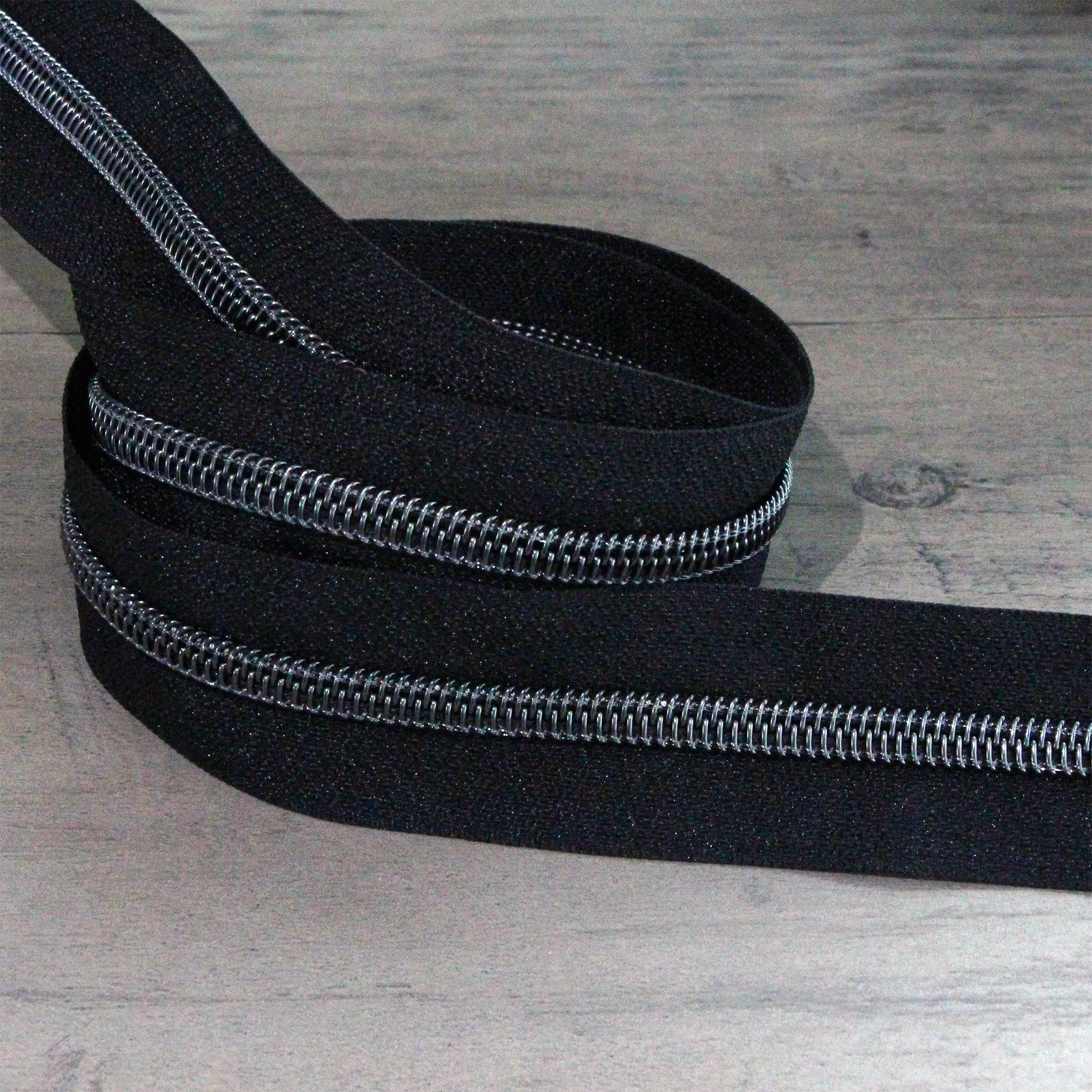 #5 Nylon Black Zipper Tape with Gun Metal Teeth