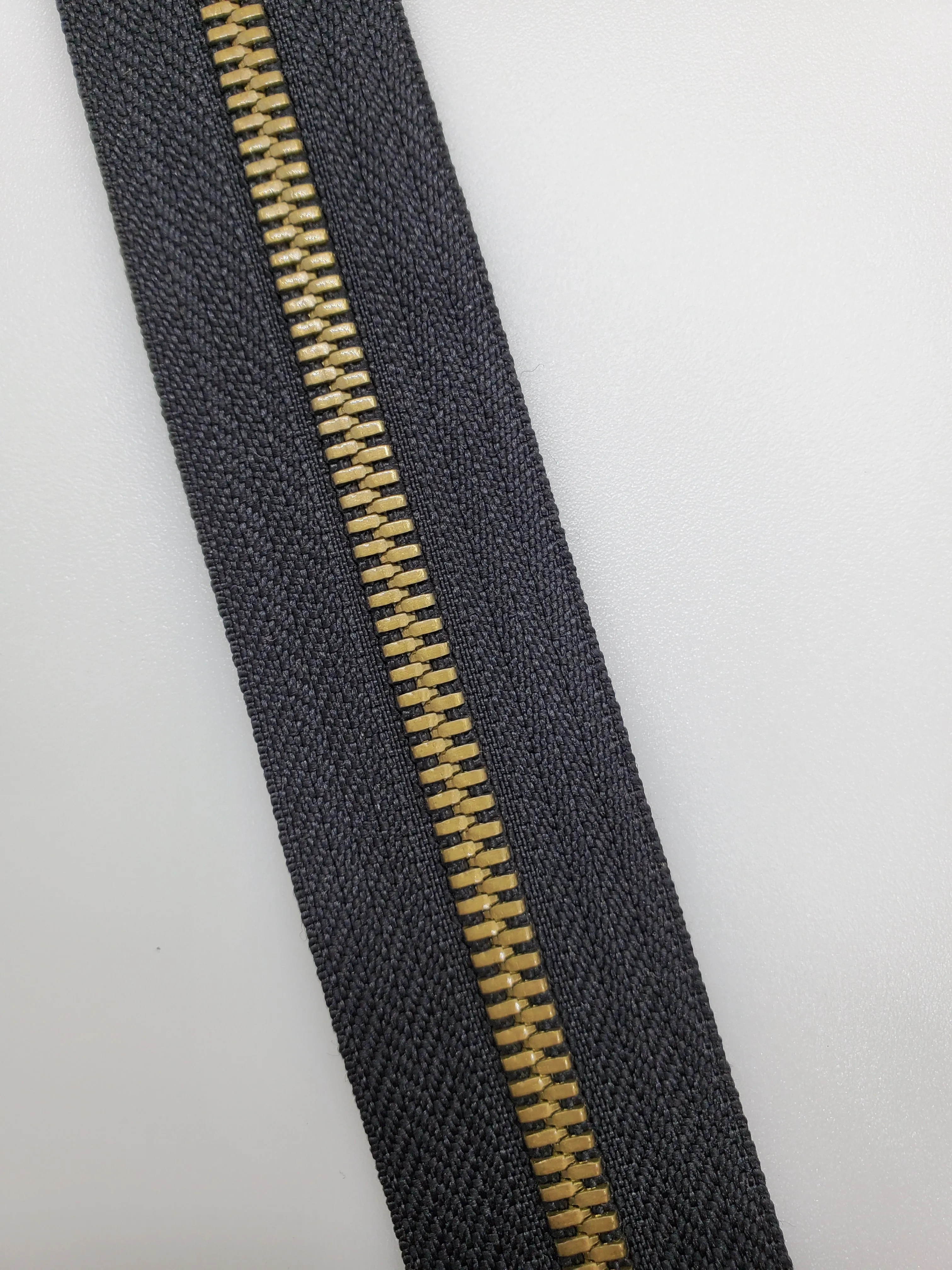 Metal "Corn" Zipper Tape