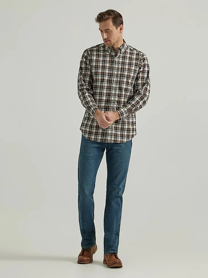 Wrangler Rugged Wear Long Sleeve Wrinkle Resist Plaid Button-Down Shirt